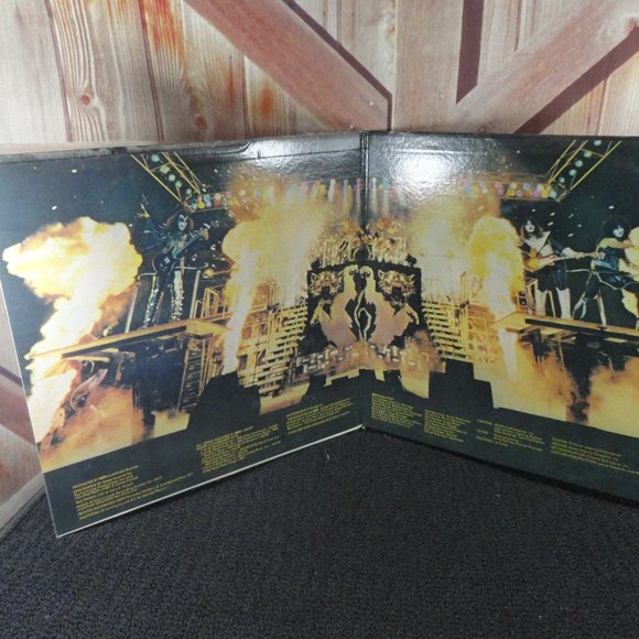 Kiss Alive II record album~2 album set~Detailed pics on cover~1977 edition. - Picture 4 of 6